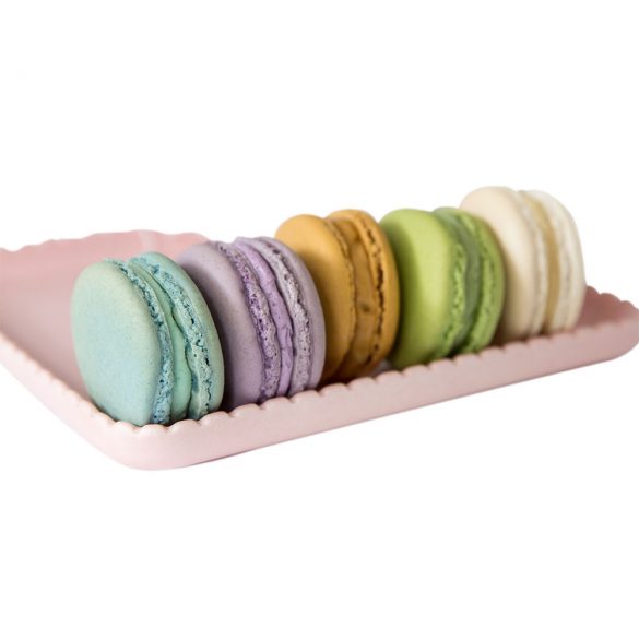 tray-of-macarons